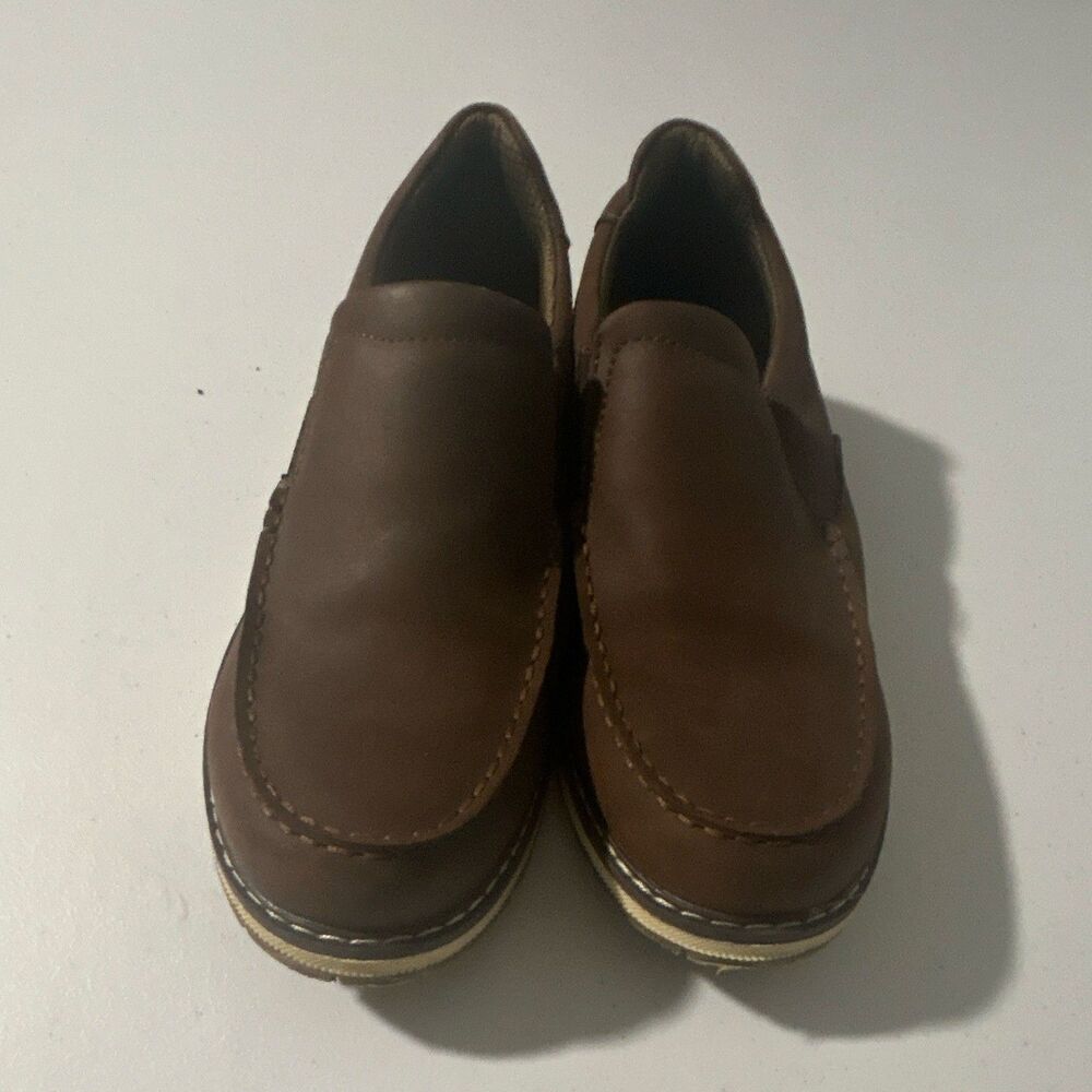 Madison Avenue Boys Brown Slip-On Loafer Casual Shoes: Size 2.5–New with no tags
